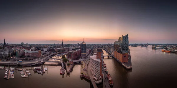 Elbphilharmonia Hafencity Speicherstadt Panorámája Hamburgban Napkeltekor — Stock Fotó