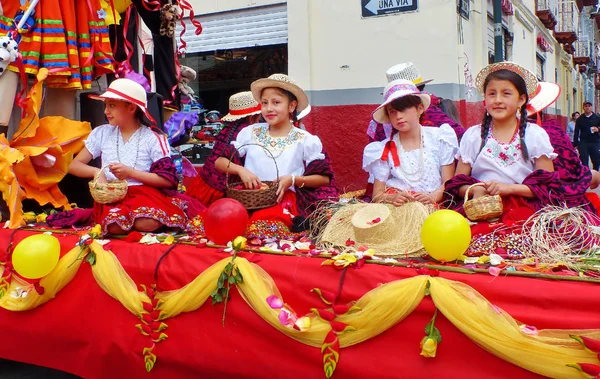 Cuenca Ecuador November 2018 Felvonulás Bábszínház Fesztivál Cuenca Úszó Gyönyörű — Stock Fotó