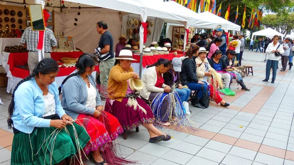 Cuenca Ecuador March 2019 Women Traditional Dresses Azuay Province Demonstrate — Stock Photo, Image