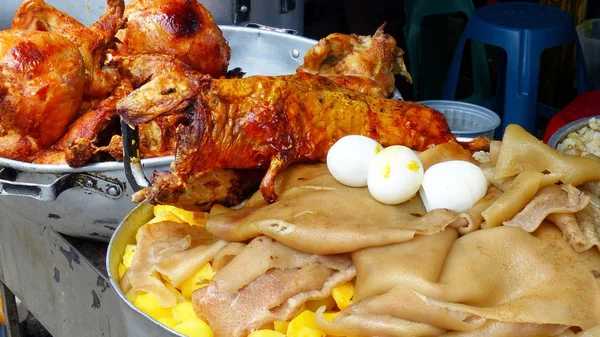 Comida Callejera Popular Ecuador Cacahuete Asado Conejillo Indias Pollos Enteros — Foto de Stock