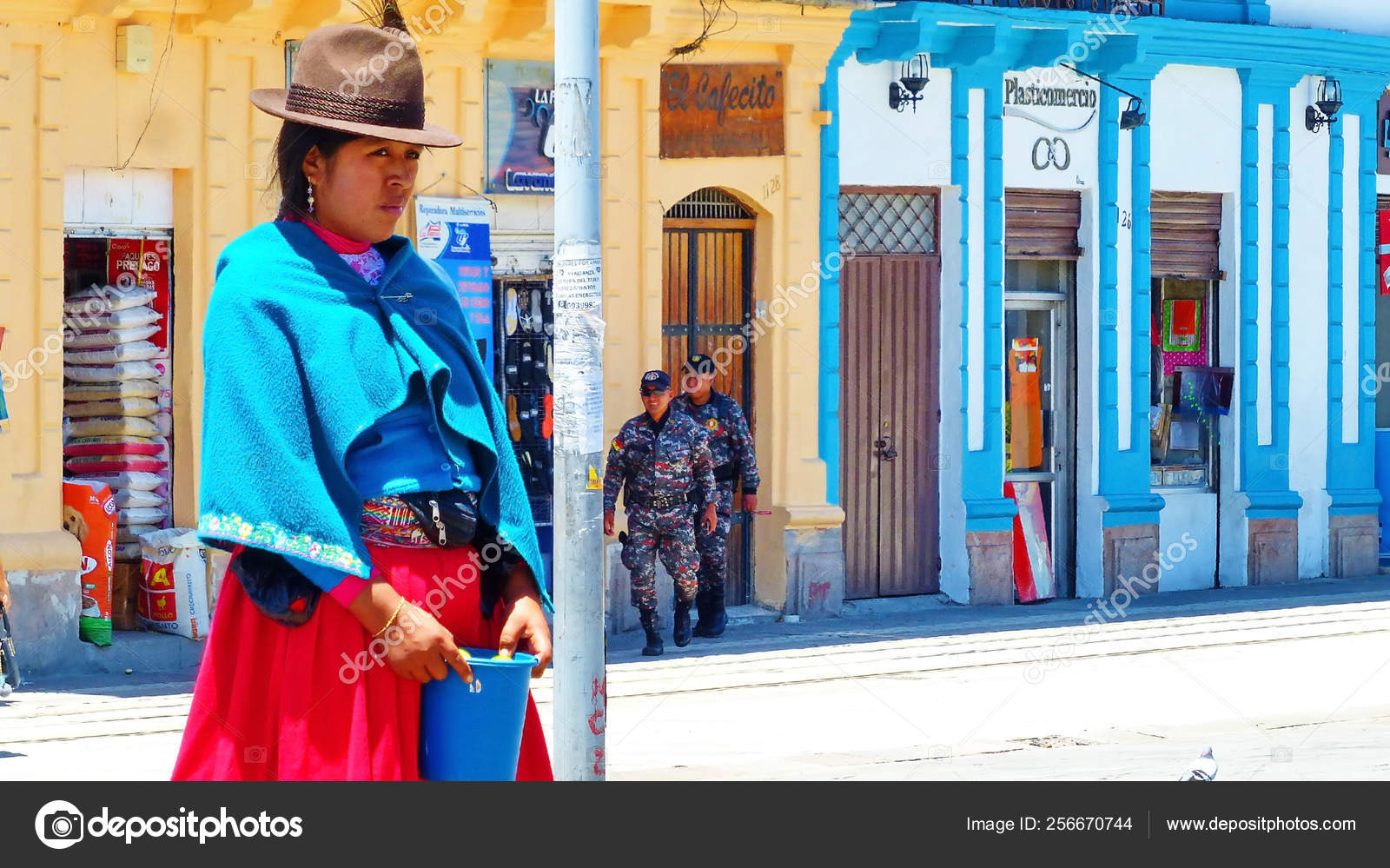 Cuenca Ecuador April 2019 Woman Indigenous Quechua Ecuador Selling