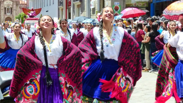 Cuenca Ecuador April 2019 Traditionellt Ståtar Eller Desfile Dag Fundamentet — Stockfoto