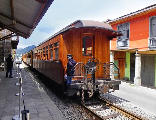 Alausi Ecuador Febrero 2015 Pequeña Ciudad Turística Alausi Provincia Chimborazo —  Fotos de Stock