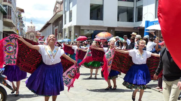 Cuenca Ekwador Kwietnia 2019 Tradycyjna Parada Lub Desfile Dniu Założenia — Zdjęcie stockowe