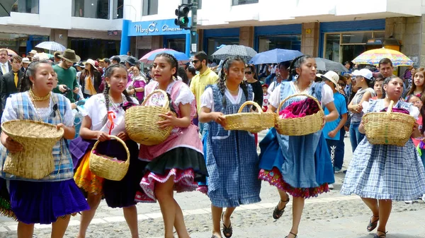 Cuenca Équateur Avril 2019 Défilé Traditionnel Jour Fondation Ville Cuenca — Photo