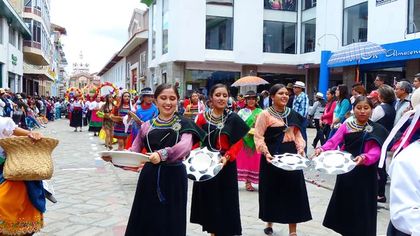 Cuenca Ecuador April 2019 Folk Dancers Represent Variety Ecuadorian Culture — Stock Photo, Image