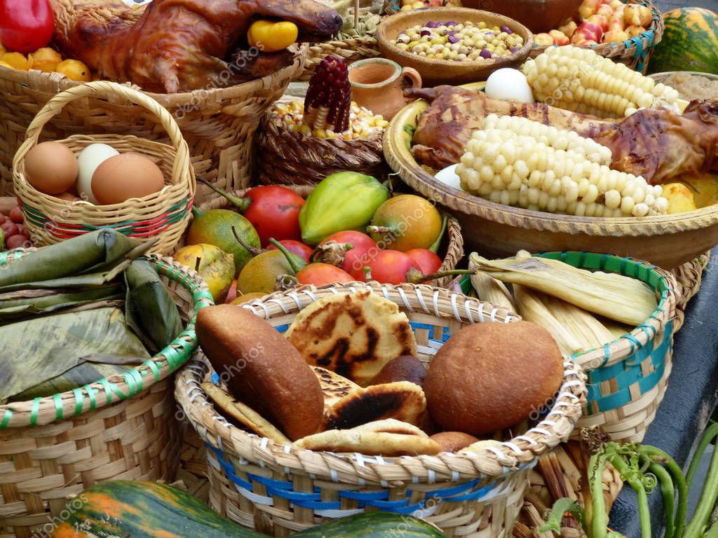El conjunto de platos tradicionales de Ecuador, Cuenca tortillas de trigo, maiz o morocho, cuy