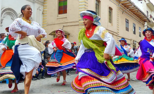 Cuenca Ecuador December 2018 Parade Pase Del Nio Viajero Resande — Stockfoto