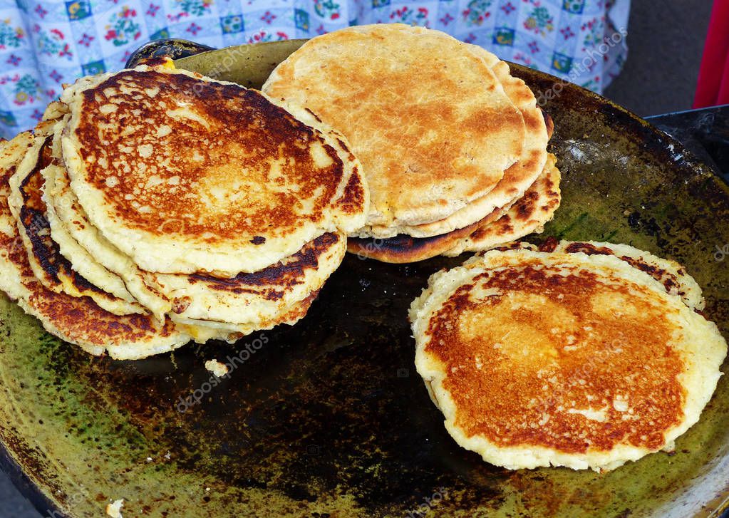 Comida callejera tradicional ecuatoriana Tortillas de maíz (tortilla