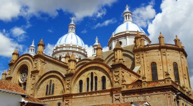 Cuenca 'nın merkezindeki Yeni Katedral veya Katedral de la Inmaculada Concepcin de Cuenca, UNESCO Dünya Mirasları sahası, Ekvador