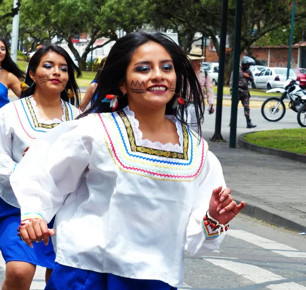 Cuenca Ecuador September 2019 Firandet Den Andinska Månfestivalen Ung Kvinna — Stockfoto