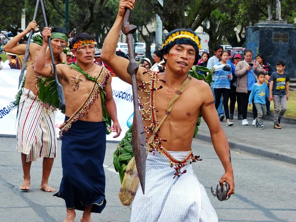 Cuenca Ecuador September 2019 Folk Dancers Represent Indigenous Culture Shuar — Stock Photo, Image