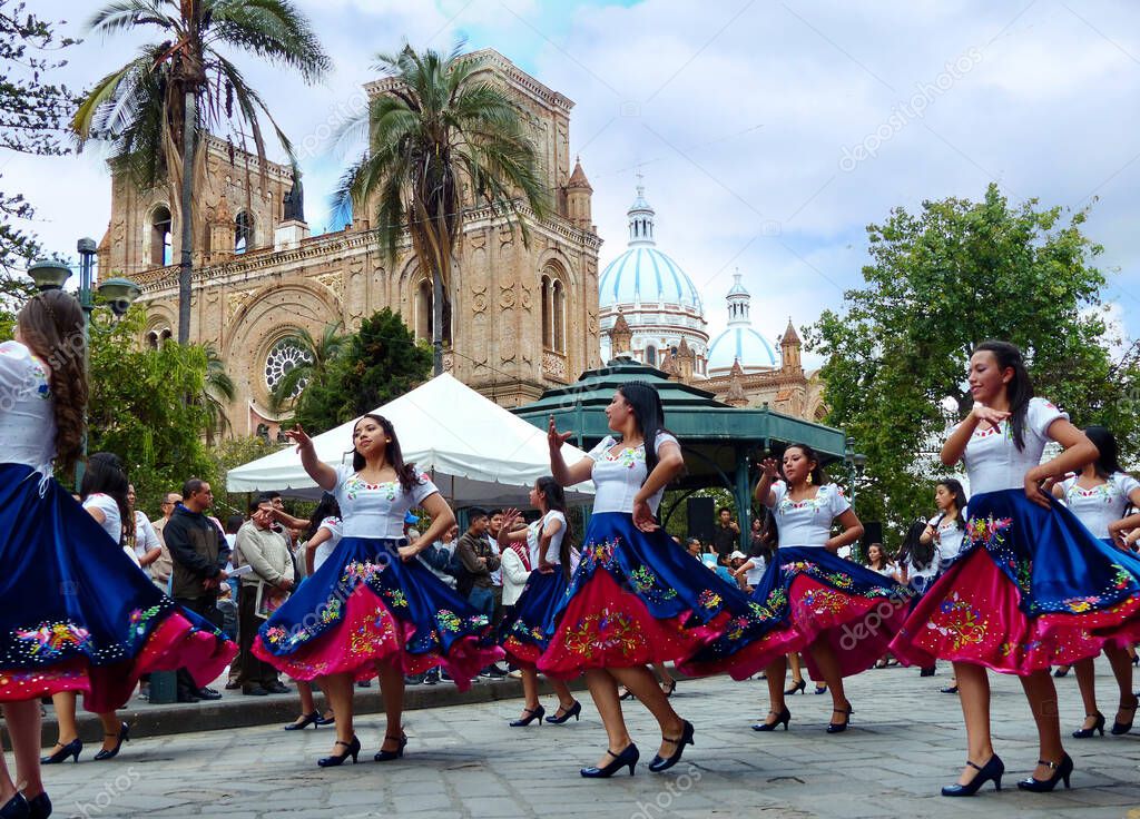 Cuenca, Ecuador 5 de noviembre de 2019 Desfile tradicional el día de