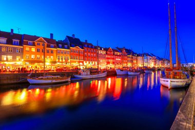 Nyhavn, Danimarka 'nın Kopenhag kentinde 17. yüzyıldan kalma bir liman, kanal ve eğlence bölgesidir..
