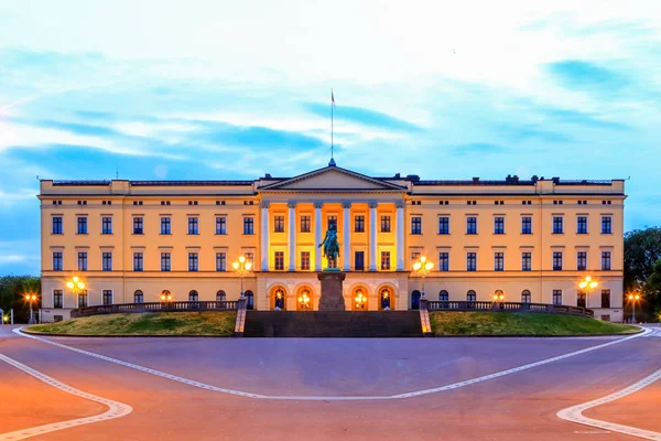 Palacio Real Oslo Noruega —  Fotos de Stock