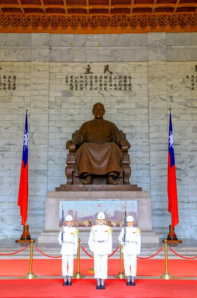 Taipei Taiwan Giugno 2018 Soldato National Chiang Kai Shek Memorial — Foto Stock