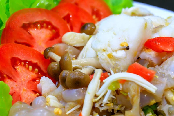 Insalata Funghi Con Pesce Pollo Fatto Pochissimi Ingredienti Semplici Una — Foto Stock
