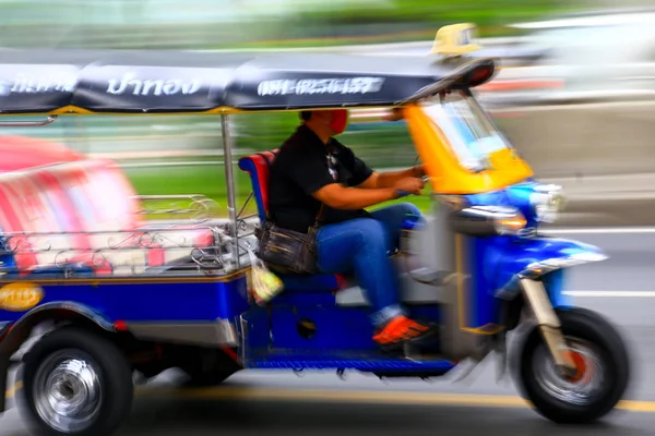 Bangkok, Tayland - 09 Jan 2019: Ulaşım hareket bulanıklığı tarzı, bangkok, Tayland