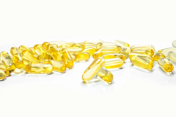 Fischöl Ist Eine Tablette Auf Isoliertem Weißen Hintergrund Für Nahrungsergänzungsmittel — Stockfoto