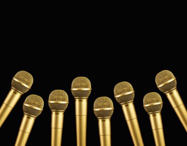 Siyah zemin üzerine altın mikrofon. Şarkı Şampiyonası kavramı