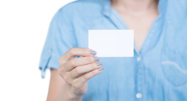 Adı kart sahte tutan el