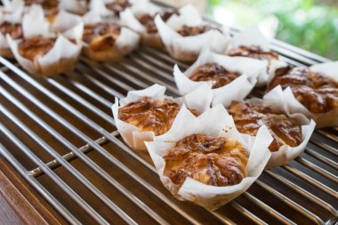Kouign amann bir raf satmak için Breton bir pastadır