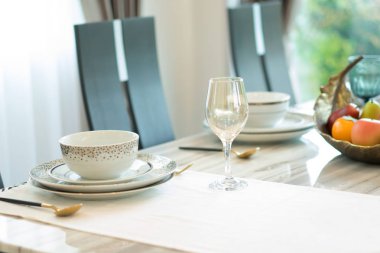 Lüks yemek masası dekorasyonu, evde.