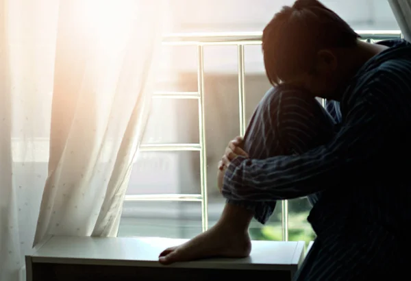 Niño Sintiéndose Triste Solo Dormitorio — Foto de Stock