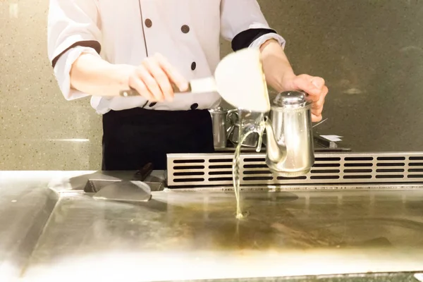 Soyut Chef restoranda Japon tarzı yemek.