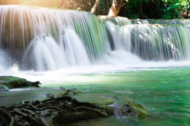 Huai Mae Khamin Şelalesi Tayland, Kanchanaburi 'de.