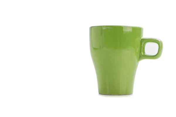 绿色杯子 白色底座上带有复制空间和剪切路径的陶瓷玻璃杯 — 图库照片