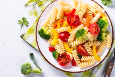 Vejetaryen Makarna Düdük makarna beyaz. 