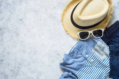 Yaz çocuk bezi ayarlayın. Üstten görünüm.