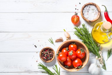 Gıda arka plan üzerinde beyaz ahşap masa.