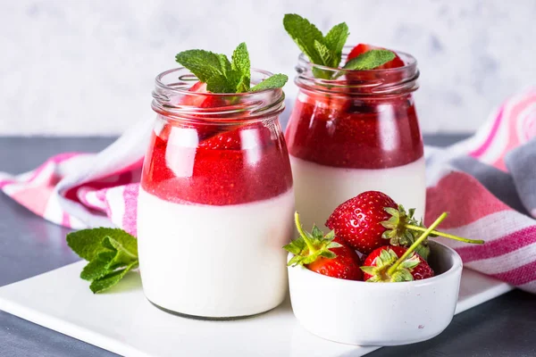 Panna Cotta Strawberry Jam Sweet Dessert Whipped Cream Strawberry Jam — Stock Photo, Image