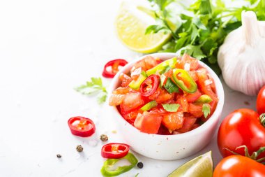 Salsa sosu beyaz.