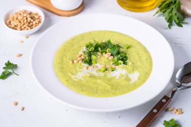 Kabak krem beyaz çorba.