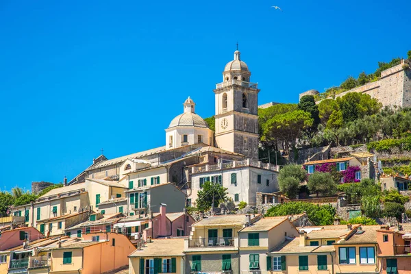 Porto Venere San Lorenzo Kilisesi ile. İtalya.