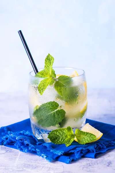 Bebida fría de verano de limonada . — Foto de Stock