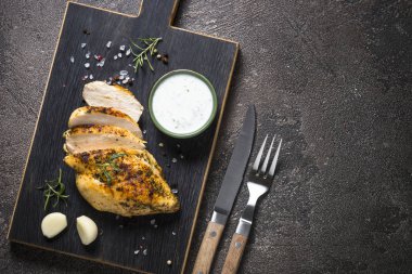 Tavuk biftek yoğurt sosu en iyi manzaralı.