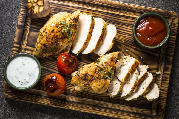 Tavuk biftek soslar en iyi manzaralı.