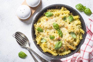 Mac ve peynir geleneksel Amerikan makarna güveci