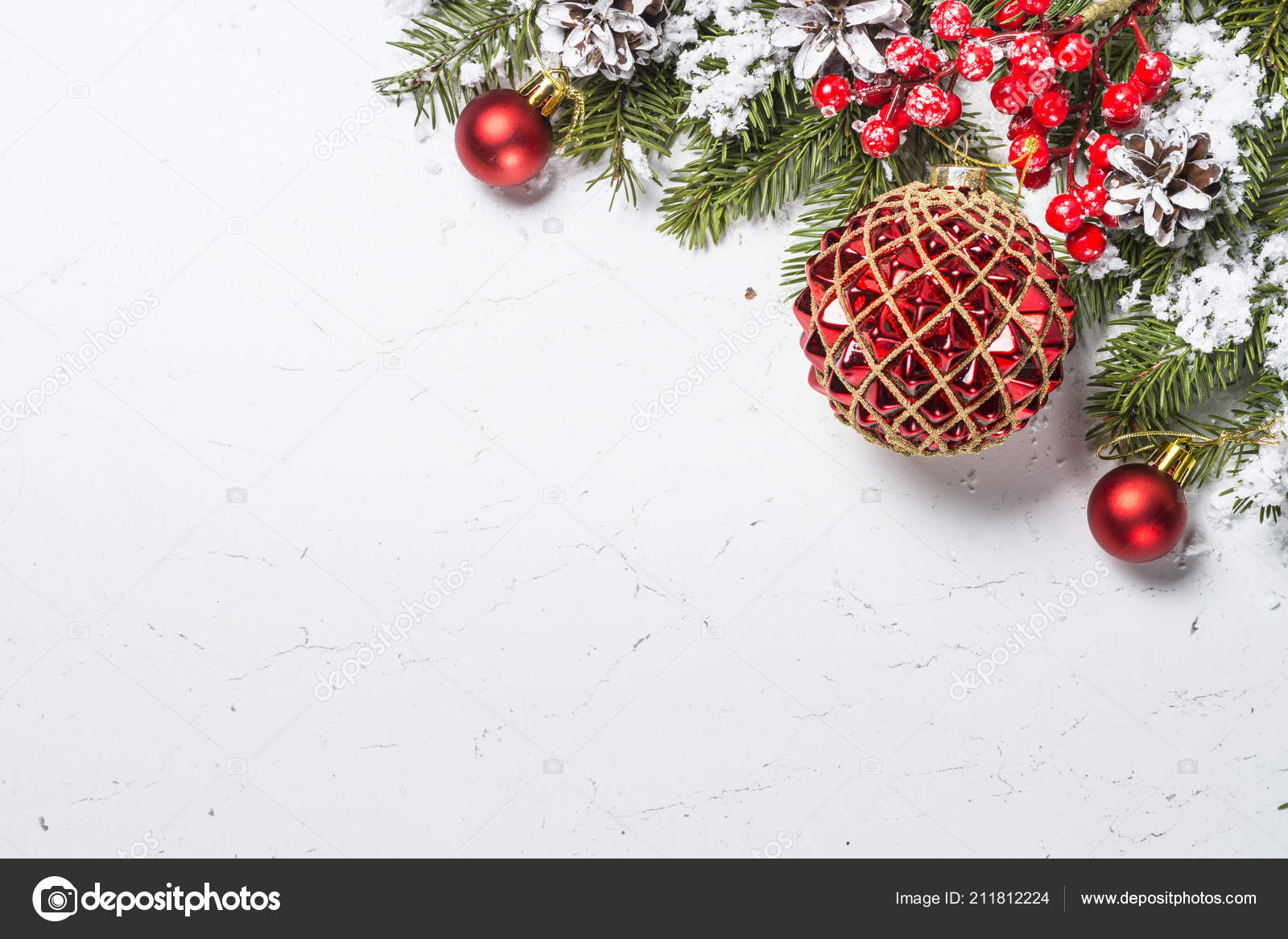 Tìm kiếm phông nền Giáng sinh đỏ để bắt đầu chuẩn bị cho mùa lễ hội sắp tới? Xem ngay hình ảnh liên quan để tìm kiếm những ý tưởng trang trí bắt mắt để đón Giáng sinh đầy màu sắc.