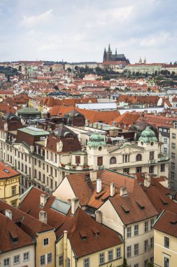 Prague, Çek Cumhuriyeti çatı havadan görünümü. 