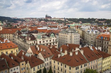 Prague, Çek Cumhuriyeti çatı havadan görünümü. 