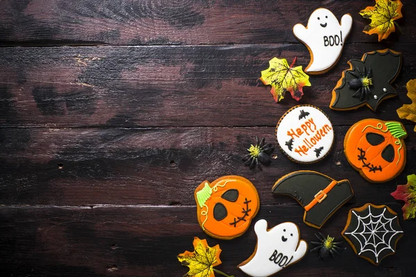 Halloween Gingerbread Cookies - pumpkin, ghosts, bat,  on woden — Stock Photo, Image