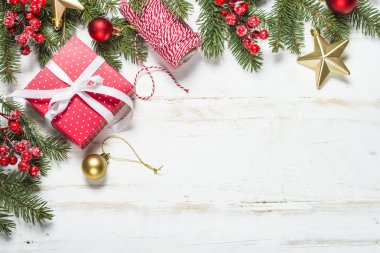 Noel arkaplanı köknar ağacı, mevcut kutu ve dekorasyonlar 