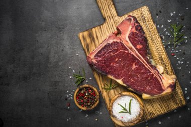 T-Bone Biftek Biftek baharatlar ile siyah. 