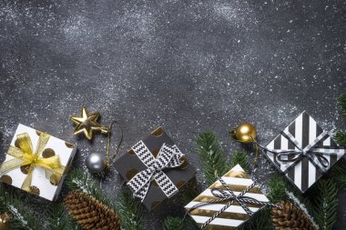 Noel arka plan - altın ve gümüş dekorasyon ve mevcut b