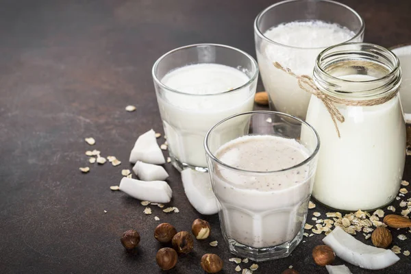 Latte vegano non lattiero-caseario alternativo . — Foto Stock